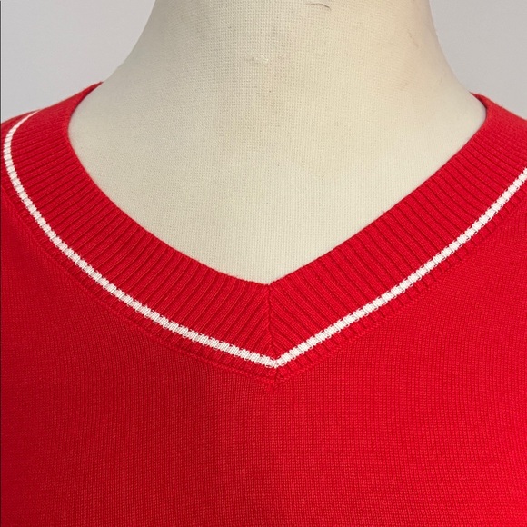 Heart Sleeve Sweater V-Neck HighLow hem SideSlits in Vibrant Red - Picture 4 of 11